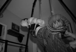 hellohousemouse:  balancing act model: Ryder rope+photo by me