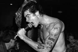 somethingtoseeorhear:  Henry Rollins of Black Flag by Jim Saah