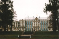 rococo-girls-shrine:  englishsnow:  by sftrajan  Tsarskoe Selo