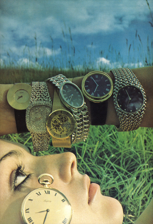 kitsunetsuki:  Barry Lategan - Vogue UK (Oct. 1975)