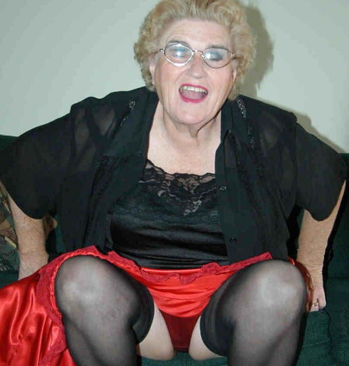 Granny gives us a nice upskirt shot of her crotch with red panties on…Meet sexy senior playmates here!