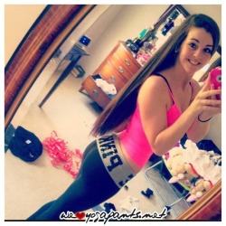 weloveyogapants:  This teen is happy about her ass
