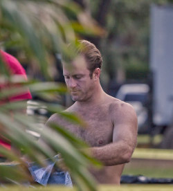 hot4hairy:  Scott Caan  H O T 4 H A I R Y  Tumblr |  Tumblr