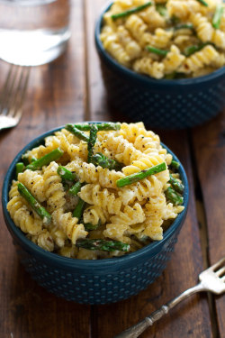 do-not-touch-my-food:  Lemon Mascarpone Pasta with Sauteed Asparagus