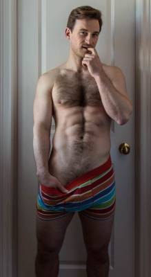alanh-me:  61k+ follow all things gay, naturist and “eye catching”