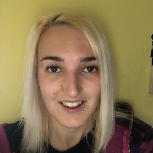 nic0tine-kisses:I think I’m just addicted to fucking my life