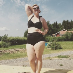 a-curvy-confession:  Got this awesome new bikini and felt fab