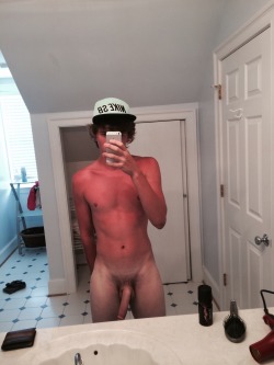 nakedguyselfiesau:  If you thought he was hot you should head