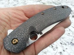 reigncityedc:  krava-knives-and-tits:  Custom Spyderco Southard