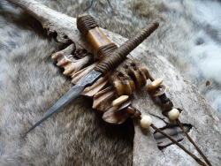 ru-titley-knives:  Sheath for my primitive Neo- tribal kiridashi 