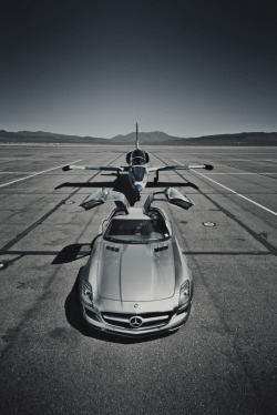 theworldairforce:  carbonandfiber:  SLS  I Feel the Need, the