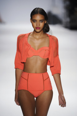 coc-o:  mulberry-cookies:  Nanette Lepore S/S 2011  oh