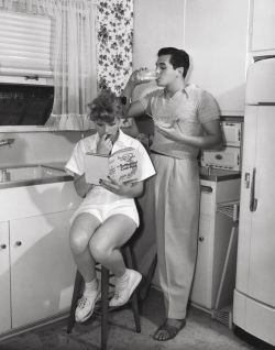 wehadfacesthen:  Newlyweds Lucille Ball and Desi Arnaz, 1940s