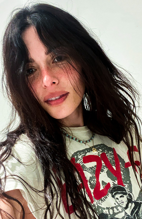 i-am-roadrunner:  sarahshahi: Rather wear mud than makeup - Freckles