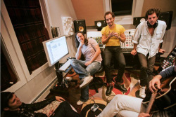 eggsrakoenig:  The Vaccines with Albert Hammond Jr. of The Strokes