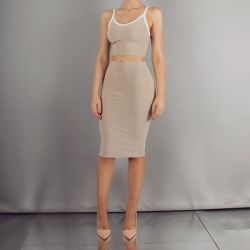 flyestfemales:  UP TO 80% OFF and FREE SHIPPING ON ALL DRESSES!
