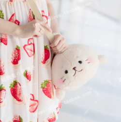 justbabyharpseals:  kawaiiteatime:  baby seal purse  I am almost