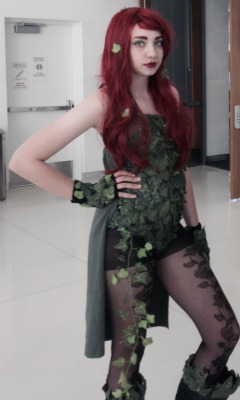 creamysama:  my Poison Ivy cosplay from free comicbook day :>