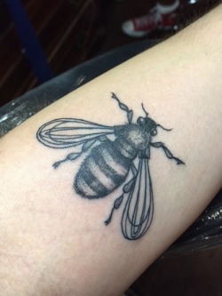 fuckyeahtattoos:  Baker Bee, done by Simon Turner at Triple Diamond