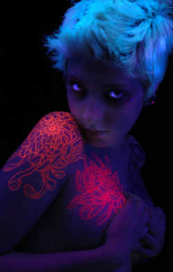 sebutterflykis:  Glow In The Dark Tattoos??  #19”Glowing”