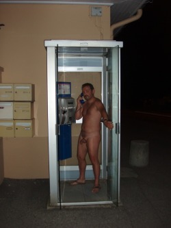 algaycho-exposed:  algaycho at  phone box 