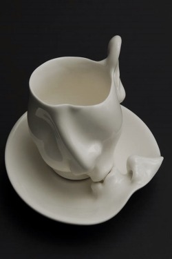 bestowmysubmissiveart:  Hong Kong sculptor Johnson Tsang    