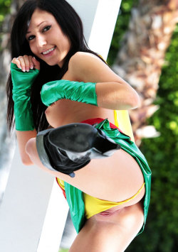 sexycosplayhottiesnsfw:  Sexy cosplay hotties @ sexycosplayhottiesnsfw.tumblr.com