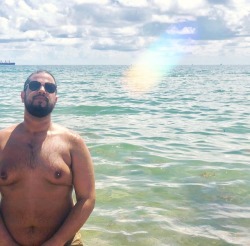 gayerthanneeded:  #TummyTuesday 🐻 (at Fort Lauderdale Beach)https://www.instagram.com/p/Bnlgbs_n6bl/?utm_source=ig_tumblr_share&igshid=1c2eccxlxddce