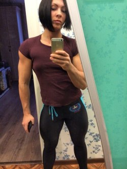 musclesandimplants:  RIPPPPPPPED