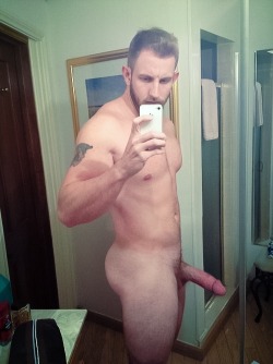 chasingchasers:Sexy white guy!Follow me at: http://chasingchasers.tumblr.com