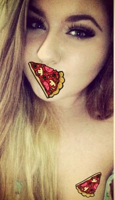 that-fatt-girl:  Pizza covers me because pizza is life ✌🏼️