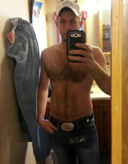 ksufraternitybrother:  REDNECK SELFIES SELECTION : AWESOME.