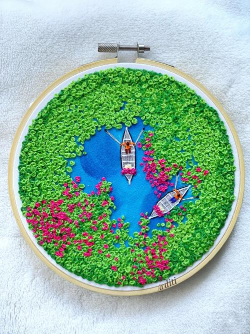 embroiderycrafts:Lotus pickers done with french knot stitching.