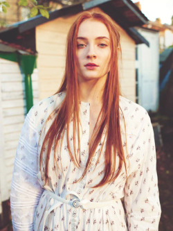 sylviagetyourheadouttheoven:  Sophie Turner - InStyle - March