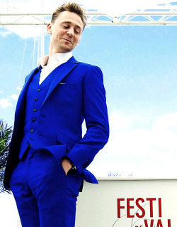 hard-on-for-hiddleston:  [x] 