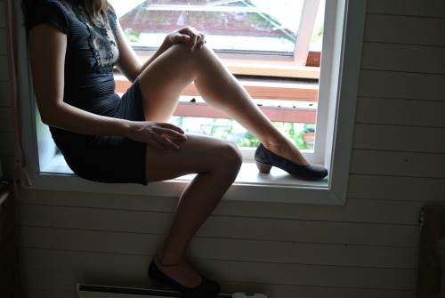 linkasfeet:  Linka dressed up and in the stocks part 1, as requested by stocksguy. Enjoy! 