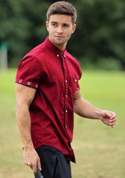 welovejakemiller:  Follow me for all things Jake Miller! (welovejakemiller.tumblr.com)