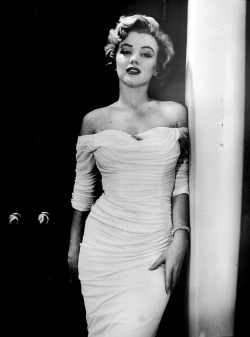 perfectlymarilynmonroe:  Marilyn photographed by Philippe Halsman,