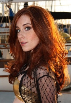 redheadsuniverse:   Full Gallery - CLICK HEREIf you rather get