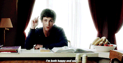 teenagepics:  If you’re a teen you must follow this blog. 