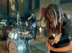 lucy-pepper:  Pink Floyd performs at the Abbaye de Royaumont,