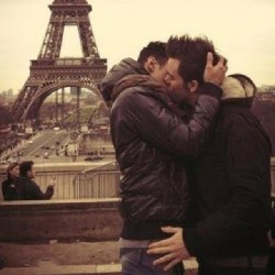 fuckyeahdudeskissing:  Fuck Yeah Dudes Kissing. A place to see