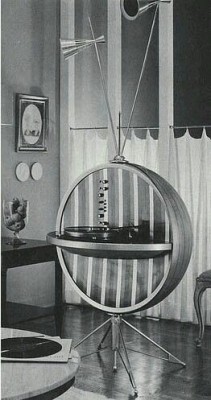 oldsoulretro:  Best looking record player ever ! Love the atomic/space