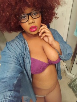 afatblackfairy:  I smell so good~  (If you want nsfw/nudes and