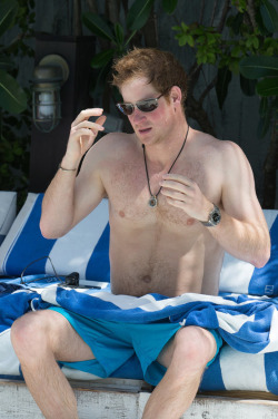 boyzmeat:  shirtlessmalecelebs:  Prince Harry   Fuck, he’s