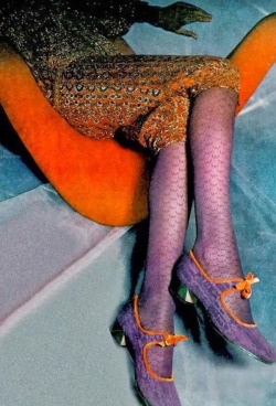 bleachyourself:  Legs by Norman Parkinson 