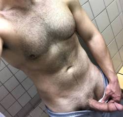 str8cocksofcraigslist:  Young guy (22) looking for 25  females