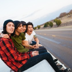 elmakias: Back in 2010 when Pierce The Veil was driving themselves