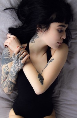 le-chevalier-sans-tete:  counterpart-s:  Tattoo blog  Hannah