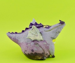 cataradical: sosuperawesome:   Ceramic Sculptures Calaca Ceramic